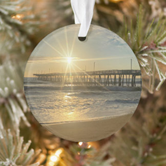 Prachtige zonsopgang bij Virginia Beach Pier - Sun Ornament