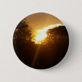 Prachtige zonsopgang boven de bomen ronde button 5,7 cm