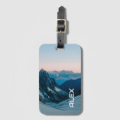 Prachtige zonsopgang in een bergketen bagagelabel (Voorkant (verticaal))