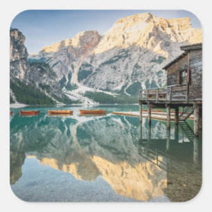 Pragser Wildsee in de Dolomieten in Italië Vierkante Sticker