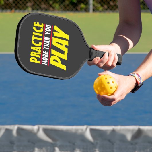 Praktijk meer | Motivatie term rode typografie Pickleball Paddle (Insitu)