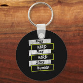 Pray Hard Play Hard Stay Humble Motivational Sleutelhanger (Voorkant)