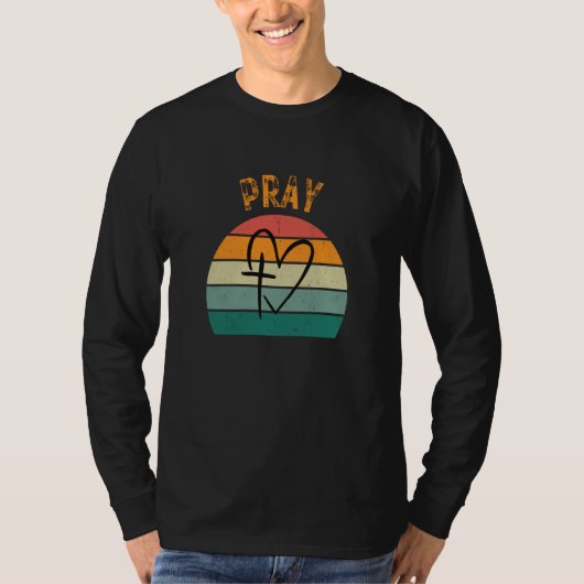 Pray heart cross t-shirt (Voorkant)