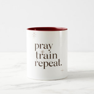 Pray Train Herhaal Mok – Christelijke Fitness Moti