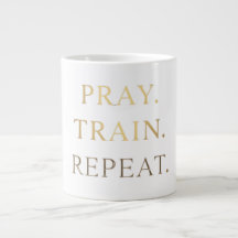Pray Train Repeat Mok – Christelijke Fitness Motiv