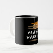 Prayer Warrior - Sterk en bekrachtigend Christelij Tweekleurige Koffiemok (Voorkant links)