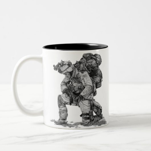 Praying Soldier Tweekleurige Koffiemok (Links)