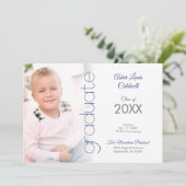 Pre-K Afstudeerder minimalistisch blauw Details Fo (Staand voorkant)