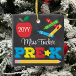 Pre-K Leraar Keepsake Chalkboard Kleurrijk Keramisch Ornament<br><div class="desc">Pre-K leraar ornament ontwerp beschikt over een appel, een liniaal, kleurrijke kleurrijke en leuke typografie! Klik op de knop Aanpassen voor meer opties voor het wijzigen van de tekst! Variaties van dit ontwerp, extra kleuren en coördinerende producten zijn beschikbaar in onze winkel, zazzle.com/store/doodlelulu. Neem contact met ons op als u...</div>