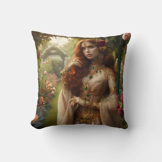 Pre-Raphaelite gilded woman 2 in garden Kussen (Voorkant)