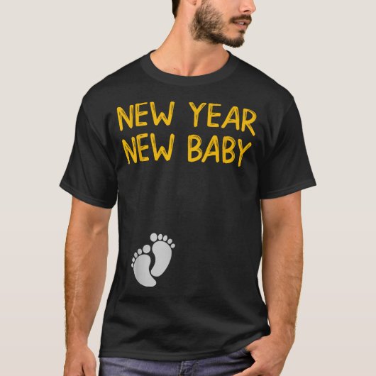 Pregnancy Announcemen - New Year New Baby  T-shirt (Voorkant)