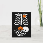 Pregnant Skeleton Baby Bump Funny Halloween Tee  Kaart (Voorkant)