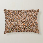 Premium Naadloze Wild Safari Cat Animal Print Accent Kussen<br><div class="desc">- Welkom op het Oerwoud - Zuid-Afrikaans Safari-geïnspireerde Home Decor Collectie! Kanaliseer de wildernis van natuur met gedurfde dierenprints - ideaal voor het toevoegen van een vleugje glamour en avontuur aan uw huis. Of u nu een statement wilt maken met gedurfde bekleding of subtiele accenten wilt toevoegen met kussens of...</div>