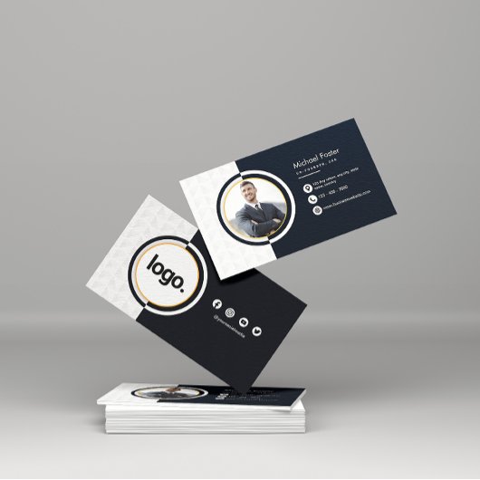 Premium Professional Dark Minimalist QR-code Visitekaartje