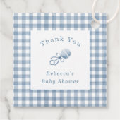 Preppy Baby Boy Blue Gingham met rammelaar Bedankt Bedankjes Labels (Achterkant)