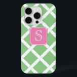 Preppy Bamboe Trellis Patroon Appel Groen en Roze iPhone 15 Pro Case<br><div class="desc">Smart Phone ontwerp met bamboe lattenpatroon. Hier weergegeven in groen en wit, maar u kunt het groen wijzigen in elke gewenste kleur door het ontwerpgereedschap in te voeren en de achtergrondkleur te wijzigen. U hebt toegang tot het ontwerpgereedschap met de tekst "klik (tik) om verder aan te passen" onder de...</div>