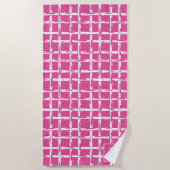 Preppy Bamboo – Hot Roze Kust Monogram Strandlaken (Voorkant)
