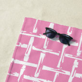 Preppy Bamboo – Roze Kust Monogram Strandlaken (In situ)