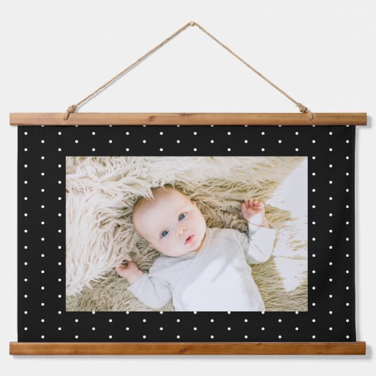 Preppy Black en White Tiny Polka Dots Pattern Hangend Wandkleed (Voorkant)