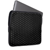 Preppy Black en White Tiny Polka Dots Pattern Laptop Sleeve (Voorkant Rechts)