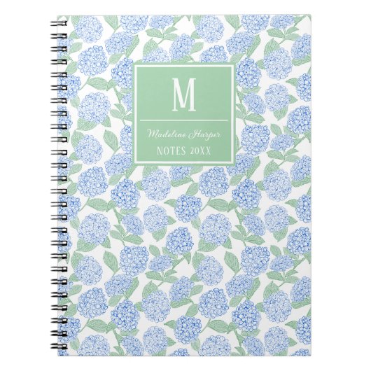 Preppy Blauw en Groene Hortensia Monogram Notitieboek (Voorkant)