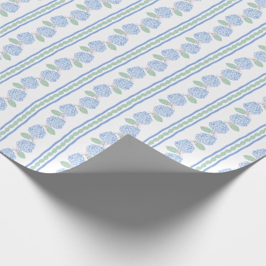 Preppy Blue and Green Hydrangea Stripe Cadeaupapier (Hoek)