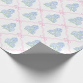 Preppy Blue Hydrangea with Pink Bow Trellis Cadeaupapier (Hoek)