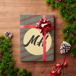Preppy bosgroen en bordeauxrode strepen monogram cadeaupapier