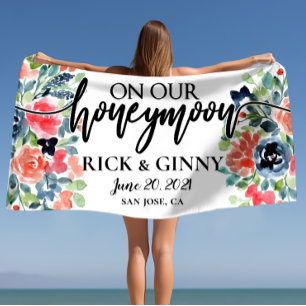 Preppy Chic Floral Honeymoon Gifts Personalized Strandlaken