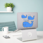 Preppy Coastal Blue Whales Sticker (Laptop op bureau)