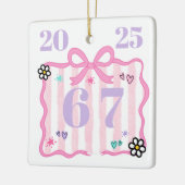 Preppy Coquette 6–7 Pink Stripe Bow Trend Year Keramisch Ornament (Links)