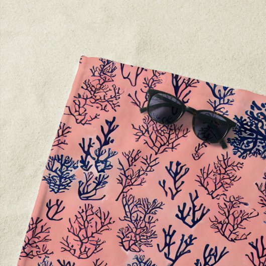 Preppy Coral Blue Pattern Strandlaken (In situ)