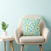 Preppy Daisy Bloom – Geel & Turquoise Monogram Kussen (Stoel)