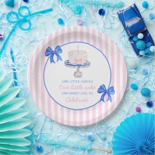Preppy eerste verjaardag Chinoiserie Ruffle Cake B Papieren Bordje (Feest)
