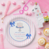 Preppy eerste verjaardag Chinoiserie Ruffle Cake B Papieren Bordje (Feest)