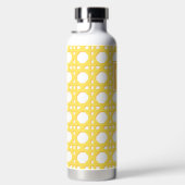 Preppy Gele Riet Rotan Lattice Monogram Waterfles (Rechts)