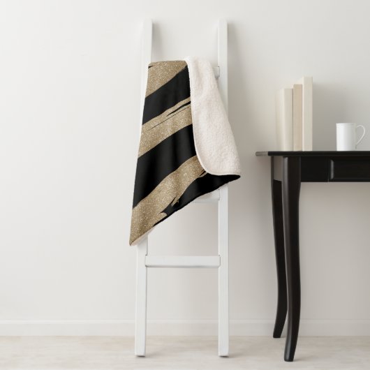 Preppy geometrisch patroon zwart en gouden strepen sherpa deken (In situ)