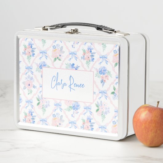 Preppy gepersonaliseerde bloemenlatten bogen (In situ)