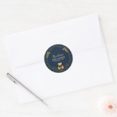 Preppy geruite teddybeer babyshower ronde sticker (Envelop)