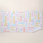 Preppy glimlach regenboog bloem vlinder aangepaste strandlaken (Voorkant)