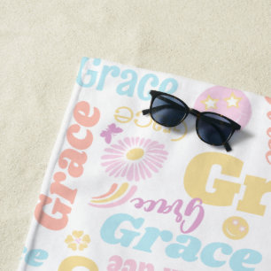 Preppy glimlach regenboog bloem vlinder aangepaste strandlaken