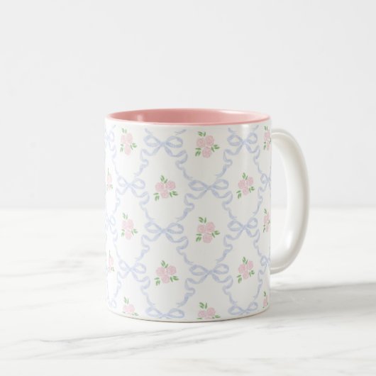 Preppy Grandmillennial Coquette Preppy Floral Tweekleurige Koffiemok (Voorkant rechts)