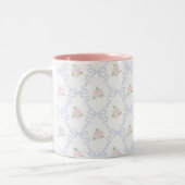 Preppy Grandmillennial Coquette Preppy Floral Tweekleurige Koffiemok (Links)
