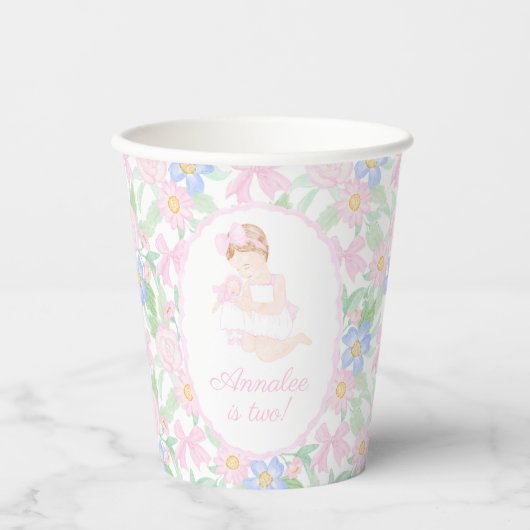 Preppy Grandmillennial Dolly en Me Pink Floral Papieren Bekers (Voorkant)