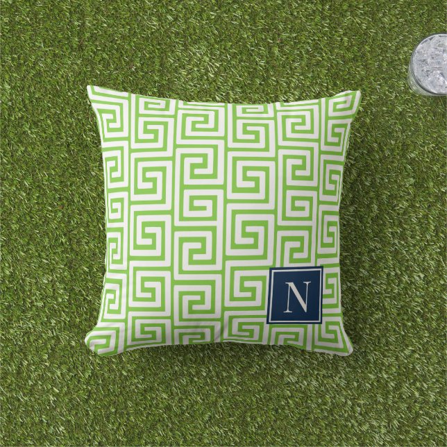 Preppy Greek Key Monogram – Lime Green & Navy Buitenkussen (Gras)