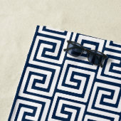 Preppy Greek Key Monogram – Navy & Green Strandlaken (In situ)