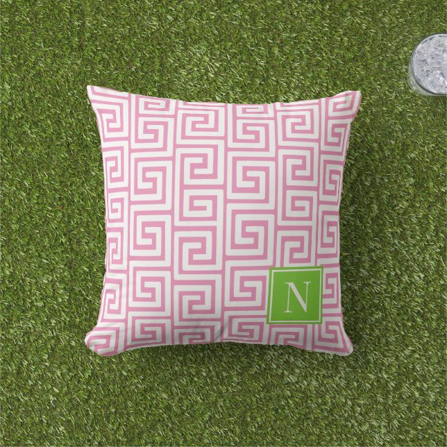 Preppy Greek Key Monogram – Pink & Lime Buitenkussen (Gras)
