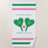 Preppy Green en Pink Wedding Pickleball Strandlaken (Voorkant)