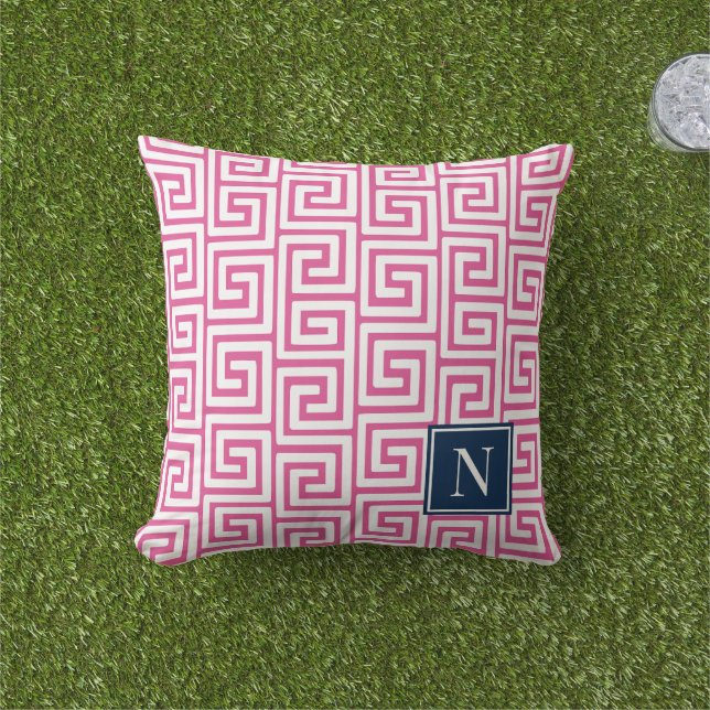 Preppy Griekse Sleutel Monogram – Heet Roze & Mari Buitenkussen (Gras)