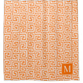 Preppy Griekse Sleutel Monogram – Oranje & Wit Douchegordijn (Voorkant)